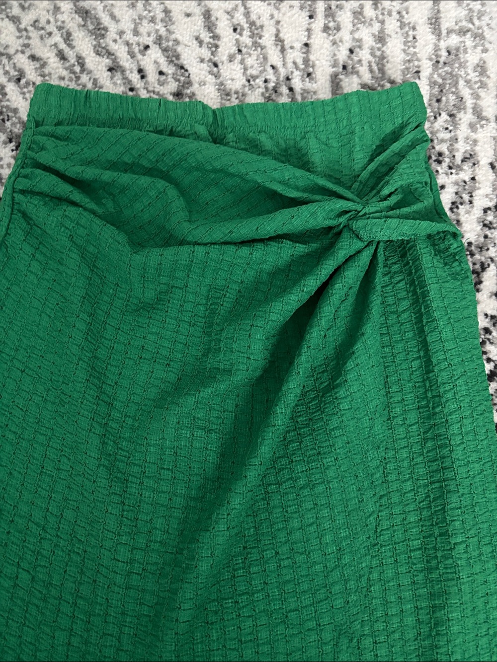 Green Twist-Front Midi Skirt - Women - Picture 3 of 4